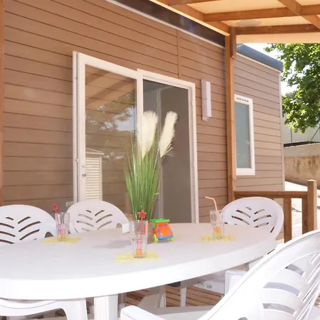 キャンプ場 Le Mediterranee 3*