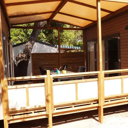 Le Mediterranee キャンプ場