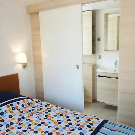 Le Mediterranee 3* הייר