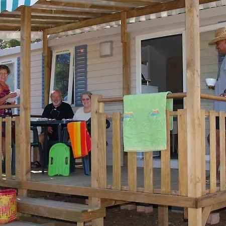 营地 Le Mediterranee